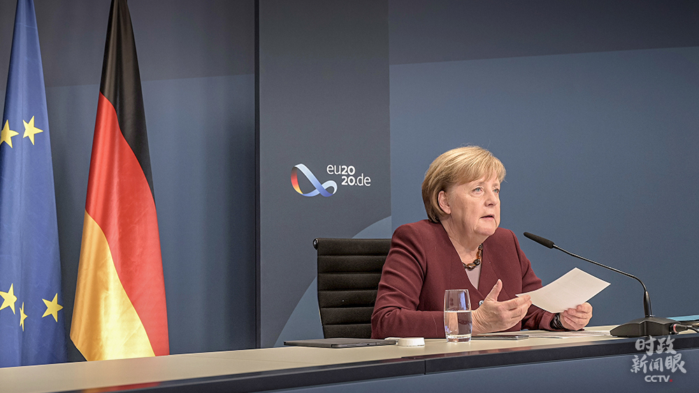 11月22日，默克尔通过视频方式出席G20领导人第15次峰会第二阶段会议。巧合的是，15年前的这一天，她正式成为德国历史上首位女性总理。