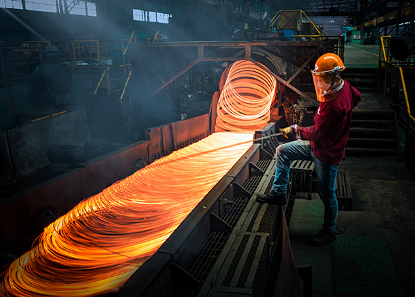2020年6月10日，苏州，钢厂线材车间。人民视觉  资料图