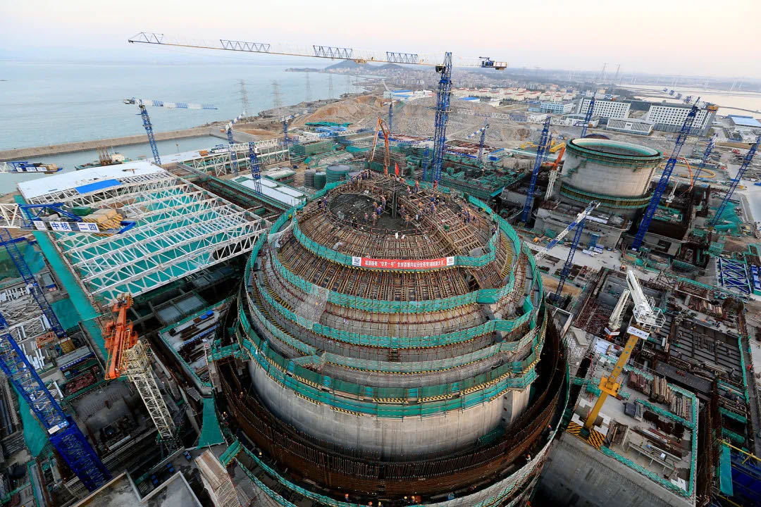 2018年1月11日，华龙首堆内层安全壳顺利封顶